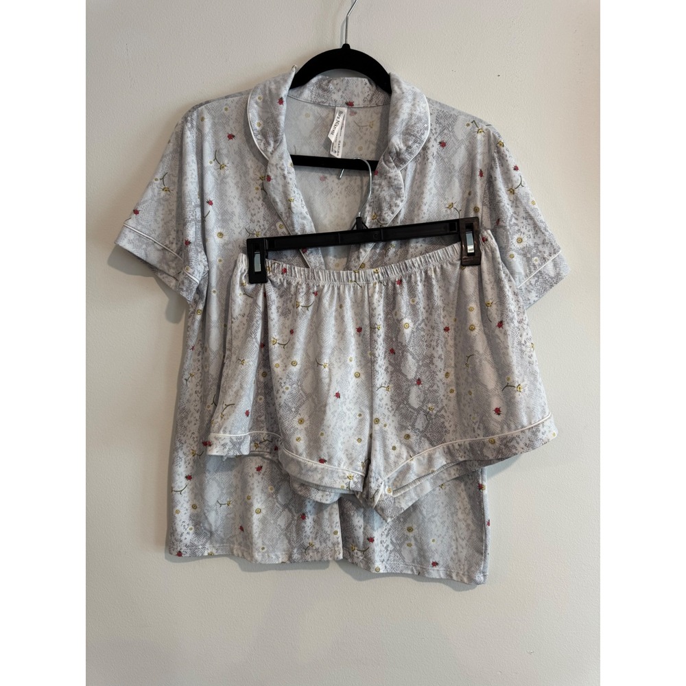 Flora Nikrooz Snakeskin Floral Pajama Set Womens Small Gray Ladybug Print lounge